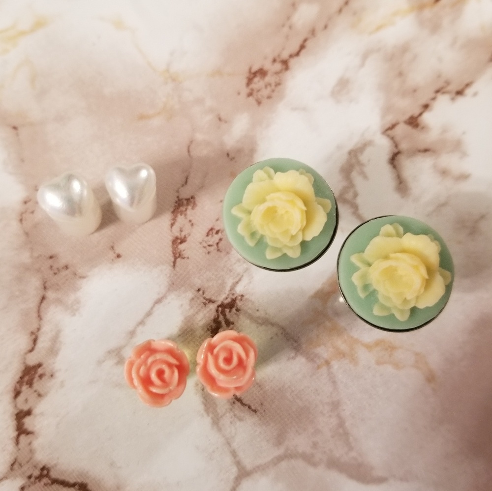 Pearl and floral size zero plugs 8mm gauges bundle